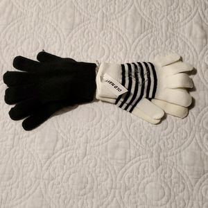 Set of 2 pairs Old Navy gloves.   Stretching knit gloves.